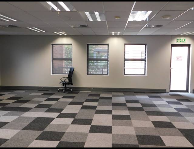 3,558M² OFFICE TO LET IN FERNDALE